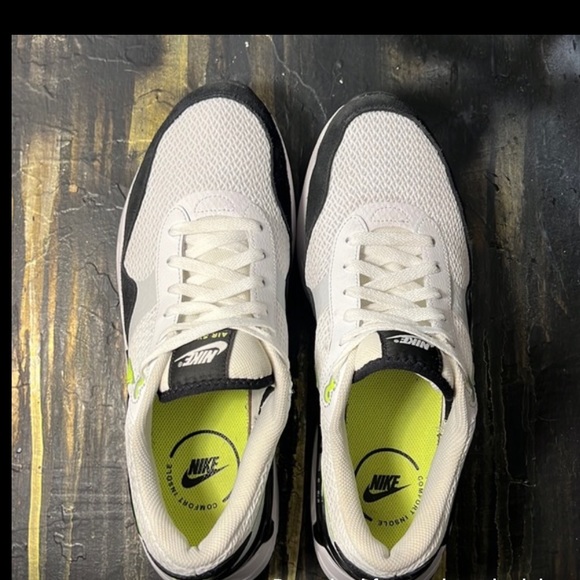 NIKE // AIR MAX // SYSTM // MENS 11.5 - Picture 2 of 5